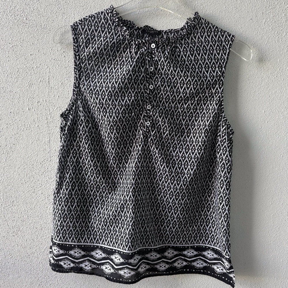 Talbots Black White Sleeveless Top Size M Petite Cotton Ruffle‎ Buttons Office